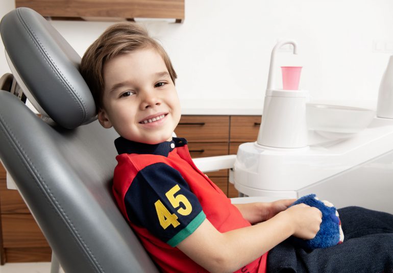 pierwsza wizyta dziecka u stomatologa